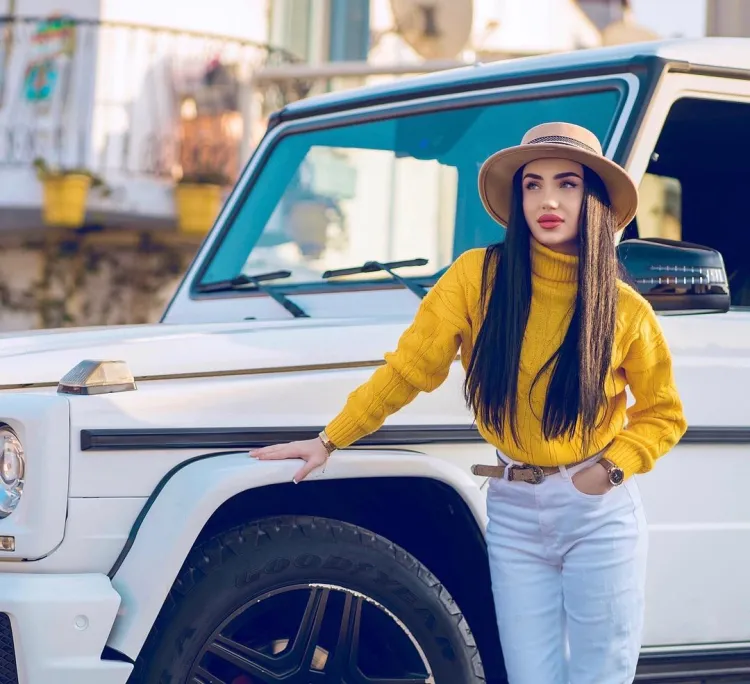 Über Sänger Naz Dej