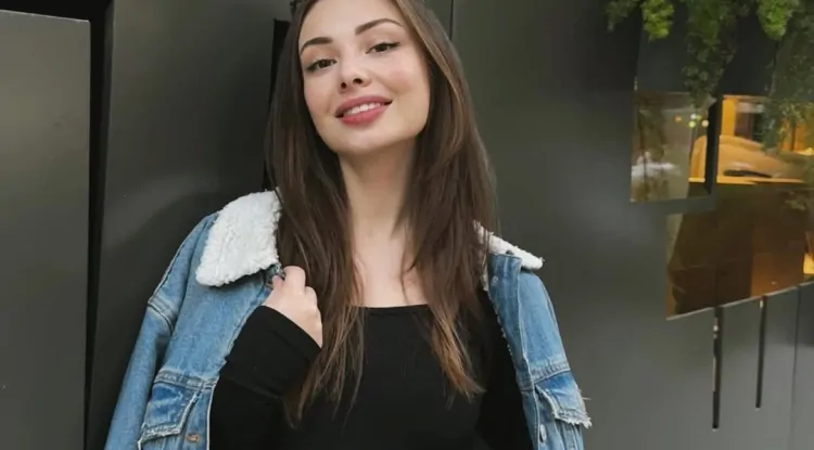 Su Tihonova kimdir?